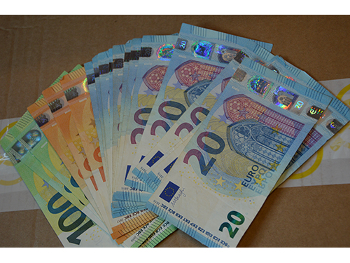 SADM minimalią algą siūlo didinti iki 1038 eurų 