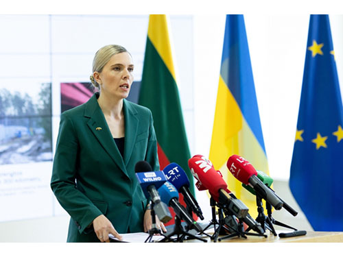 Lietuva konsultuojasi su ES dėl migrantų apgręžimo įstatymo – ministrė 