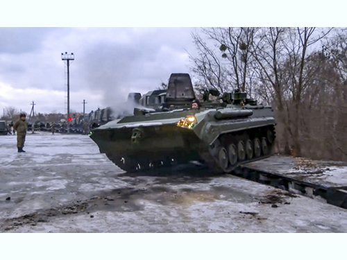 Tebetvyrant įtampai prie Ukrainos sienų Maskva toliau griežtina toną